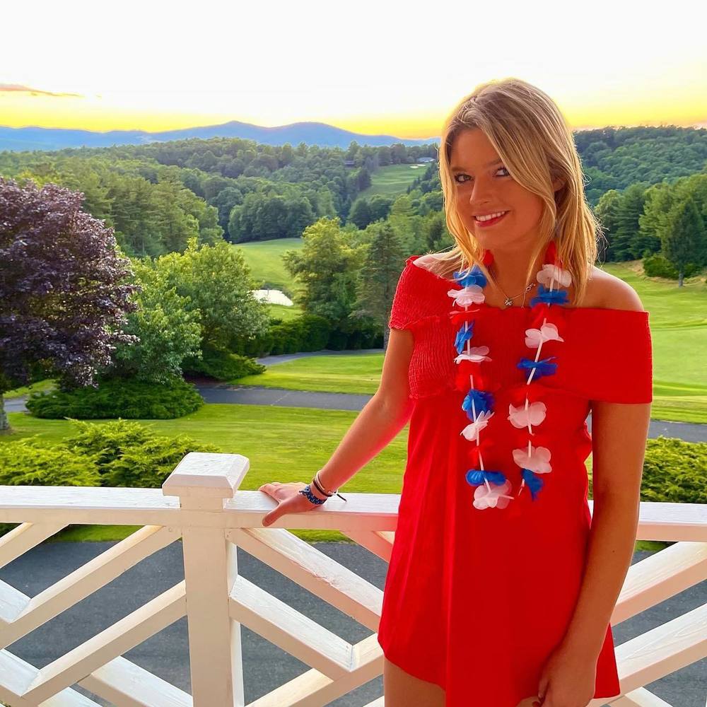 Meet your Posher, Charlotte